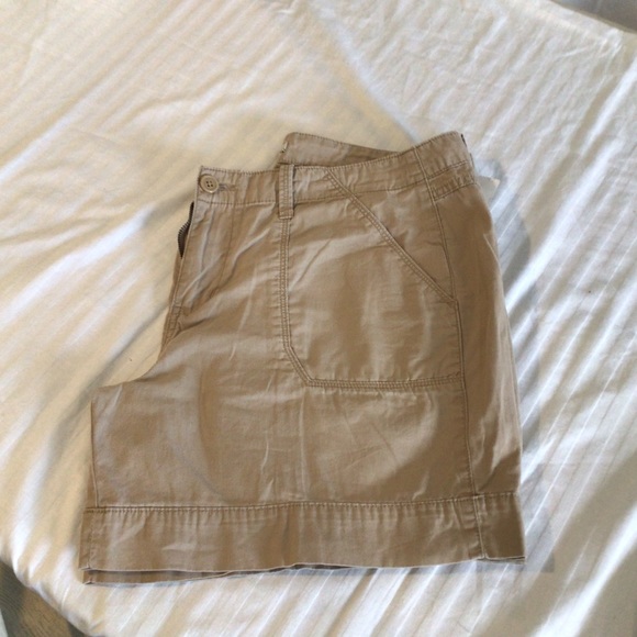 Calvin Klein Jeans, khaki shorts with pockets in front, size 12 EUC - Picture 4 of 5